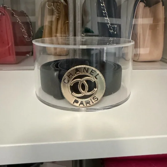 Chanel CC Logo Belt Black Leather Gold Medallion Buckle Size 90/36 Authentic - Picture 2 of 16